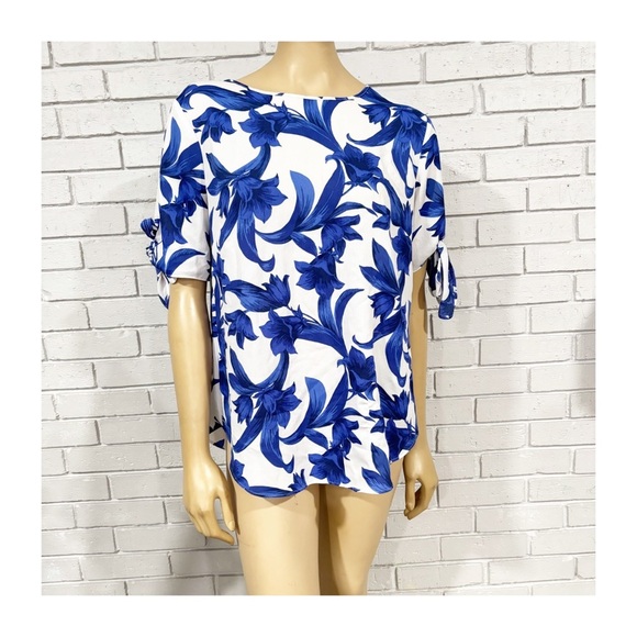 Ann Taylor Blue Floral Women's Top - Picture 2 of 10